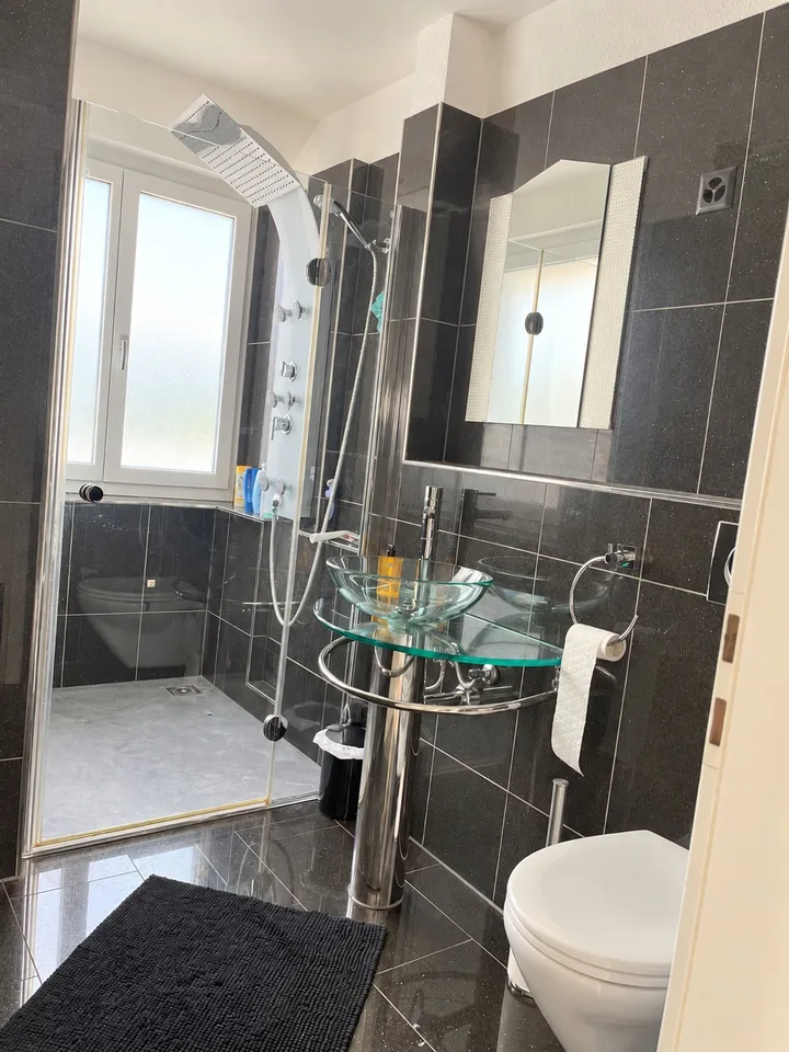 5.5-Zimmer-Wohnung mit grosser Terrasse, Balkon & Jacuzzi – Foto 4 von 18