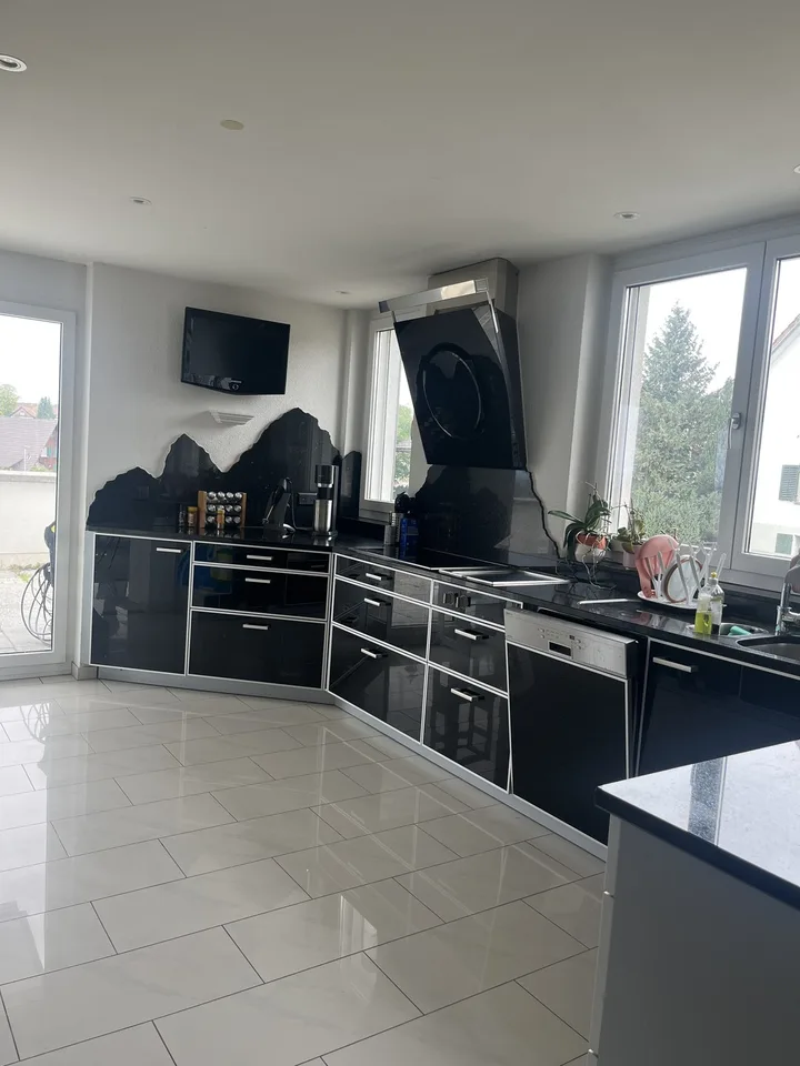 5.5-Zimmer-Wohnung mit grosser Terrasse, Balkon & Jacuzzi – Foto 8 von 18