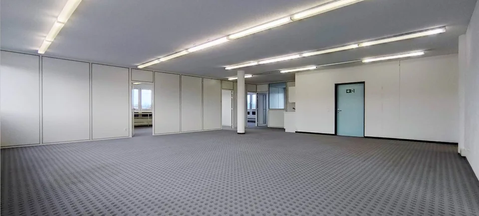 Diverse office spaces – photo 9 of 12