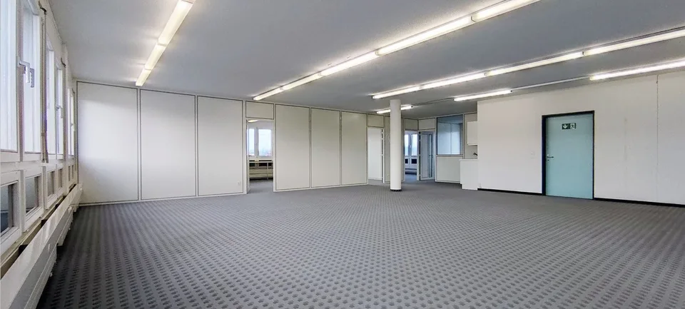Diverse office spaces – photo 8 of 12