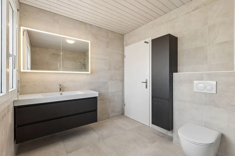 Modernisiertes 4.5-Zimmer-Einfamilienhaus mit familienfreundlichem Umschwung – Foto 12 von 13