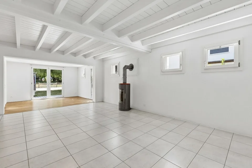 Modernisiertes 4.5-Zimmer-Einfamilienhaus mit familienfreundlichem Umschwung – Foto 3 von 13