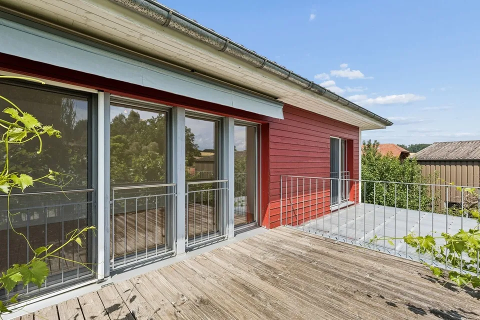 Modernisiertes 4.5-Zimmer-Einfamilienhaus mit familienfreundlichem Umschwung – Foto 9 von 13