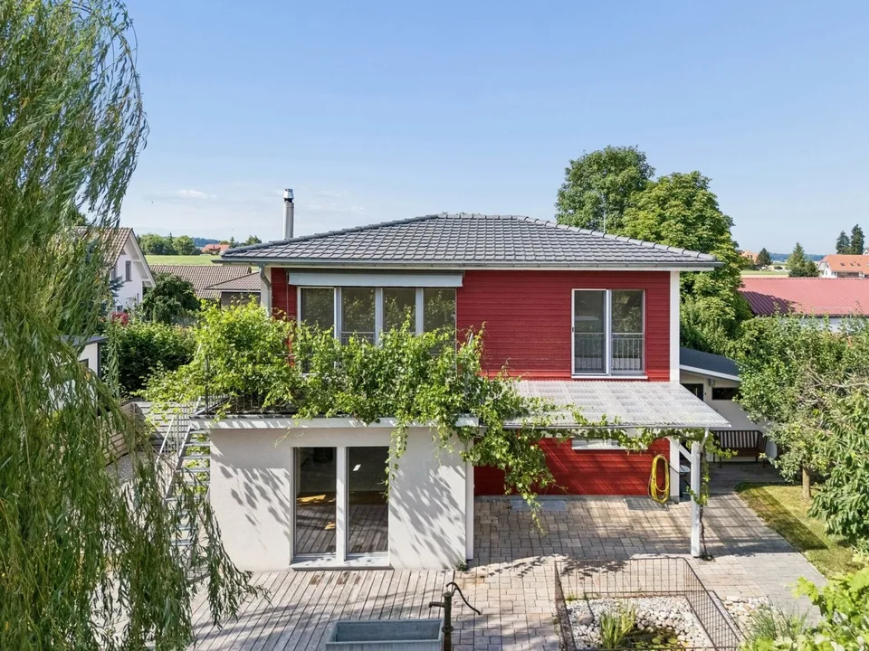 Modernisiertes 4.5-Zimmer-Einfamilienhaus mit familienfreundlichem Umschwung – Foto 13 von 13