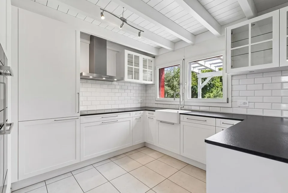 Modernisiertes 4.5-Zimmer-Einfamilienhaus mit familienfreundlichem Umschwung – Foto 6 von 13