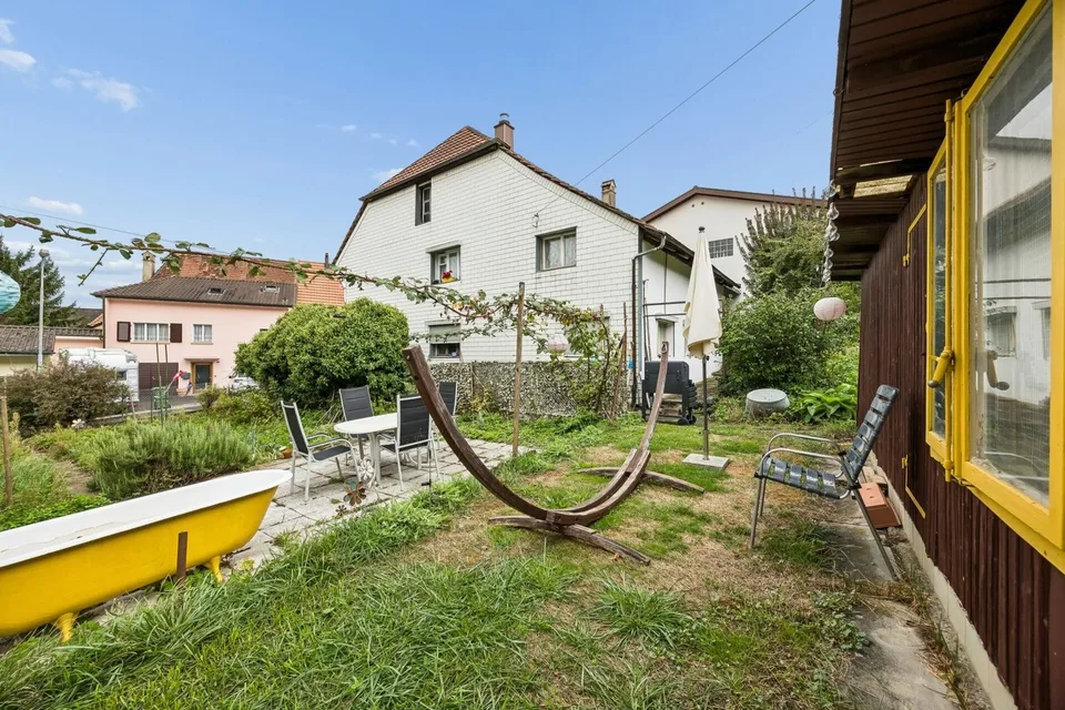 Casa a doppia famiglia su un grande terreno con potenziale di sviluppo – foto 11 di 13