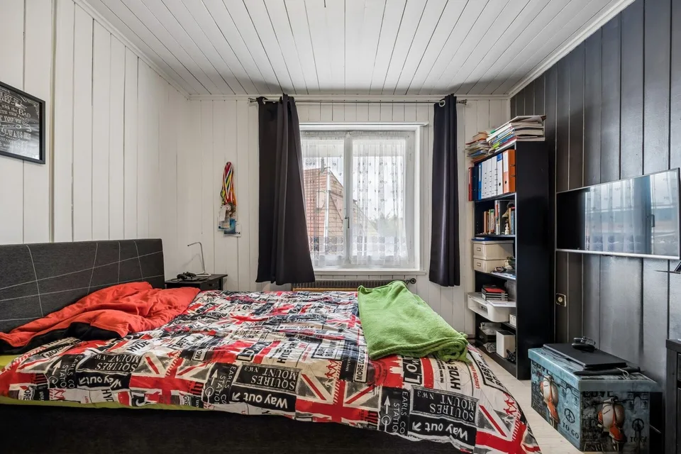 Casa a doppia famiglia su un grande terreno con potenziale di sviluppo – foto 8 di 13