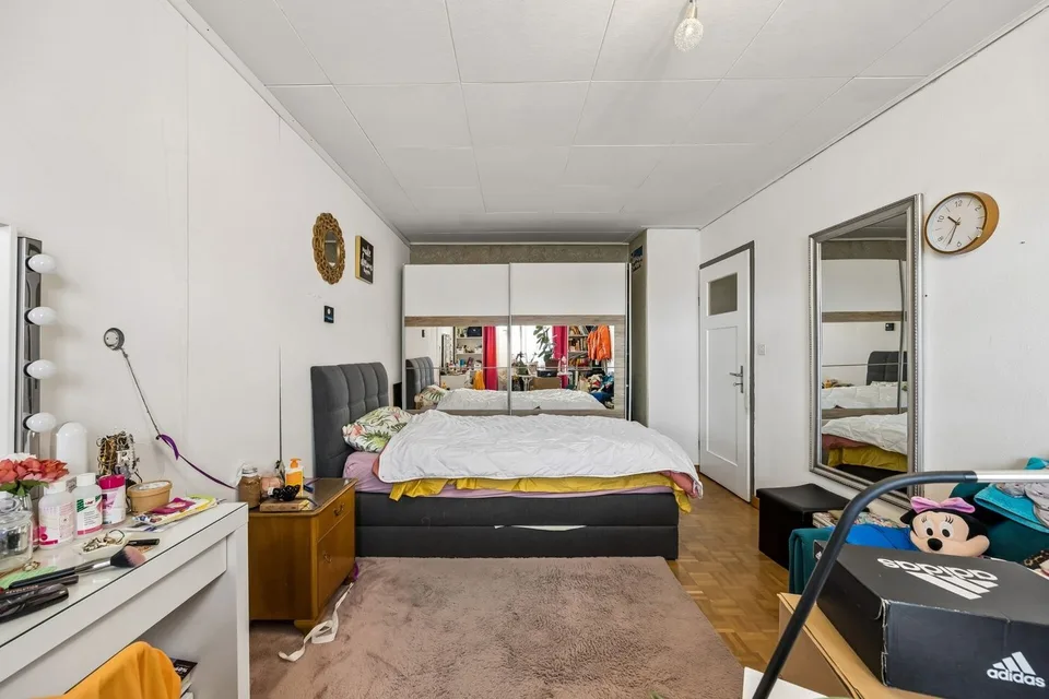 Casa a doppia famiglia su un grande terreno con potenziale di sviluppo – foto 9 di 13
