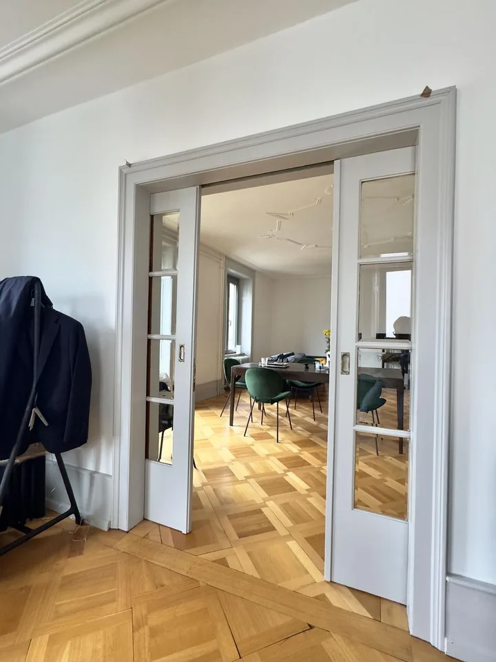 2.5 Zimmer Altbau Biel Zentrum/Appartement 2,5 pièces rénové – Foto 3 von 8
