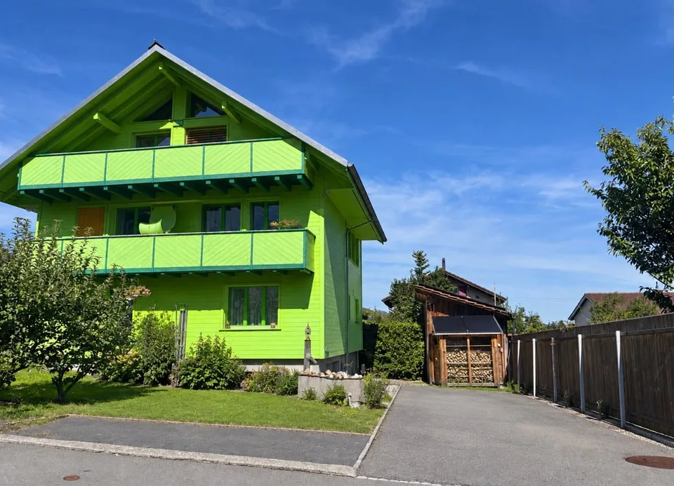 Grosszügiges 8.5-Zimmer-MINERGIE-Öko-Generationenhaus – Foto 2 von 29