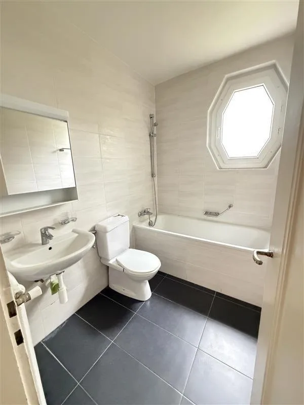 Joli appartement bien situé – Foto 4 von 4