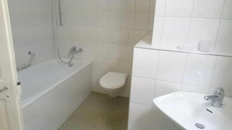 Preisgünstige Wohnung in der Nähe vom Stadtzentrum – foto 4 di 5