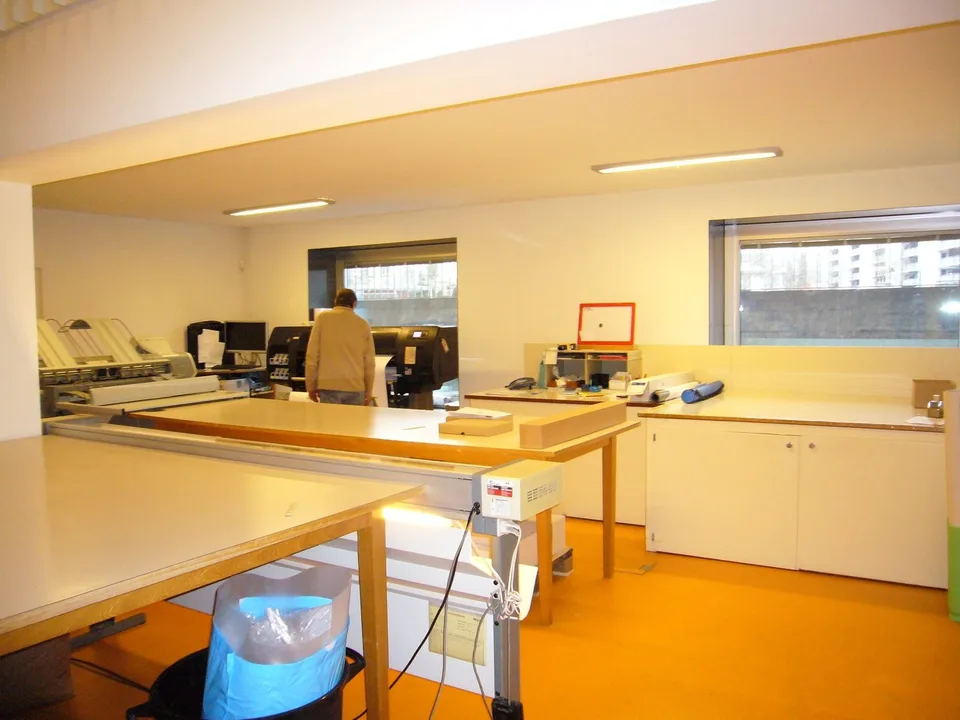 Belle surface commerciale ou administrative avec vitrines d'env. 253,2 m² – Foto 4 von 11