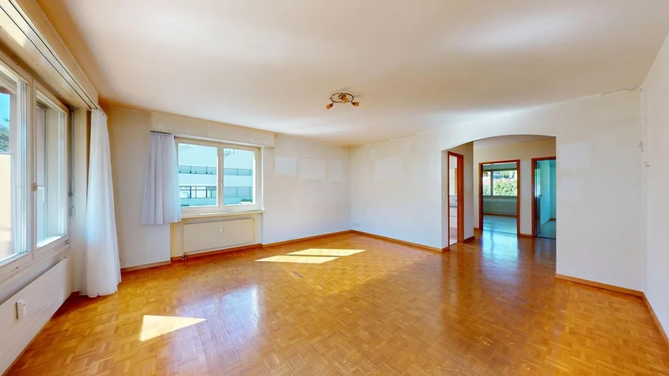 Gemütliche Wohnung mit viel Gestaltungspotential an zentraler Lage – Foto 3 von 8