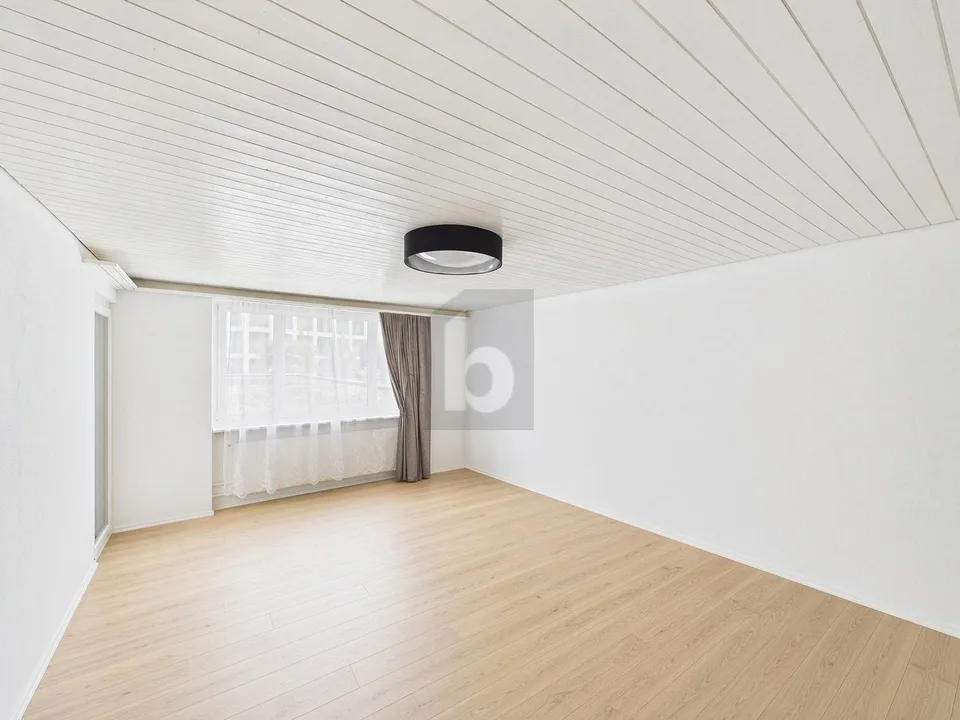 CENTRAL, AVEC GRAND BALCON – photo 2 sur 4