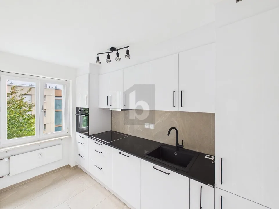 NEU RENOVIERT - GROSSZÜGIGER BALKON UND WEITBLICK – Foto 4 von 4