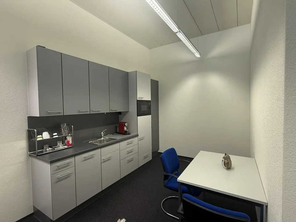 Atelier in repräsentativer Gewerbeliegenschaft "Roggenacher" in Pfäffikon SZ – Foto 4 von 6
