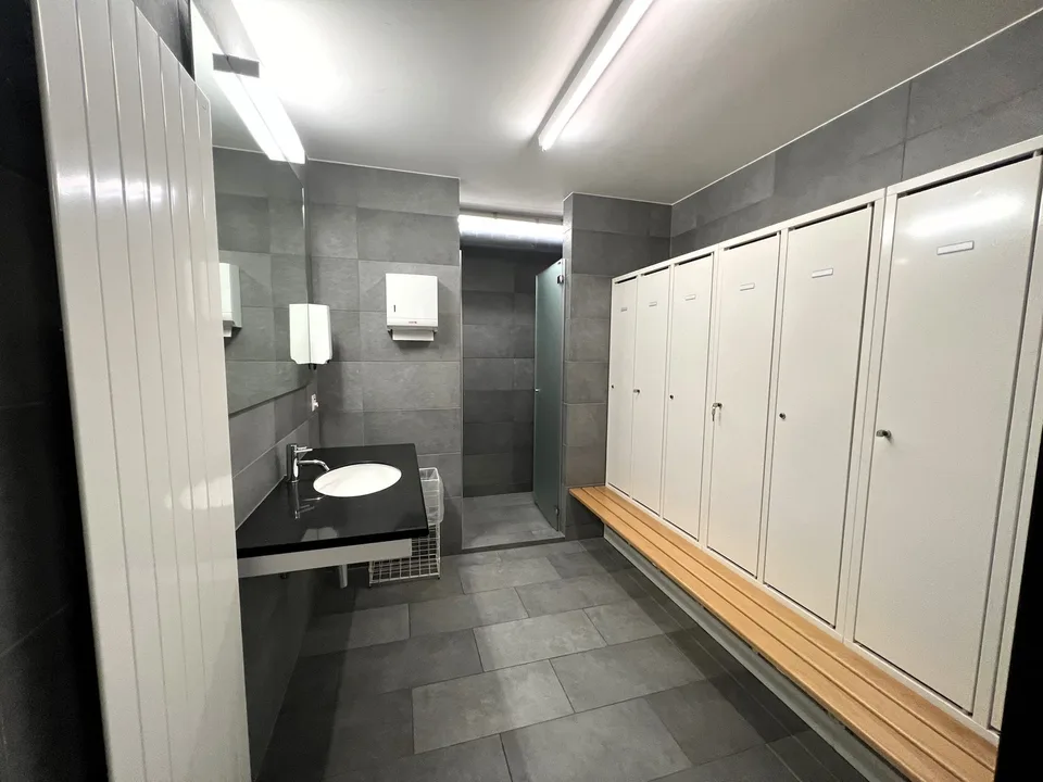 Mitten im Geschehen: Ihr moderner Arbeitsplatz in Pfäffikon SZ! – Foto 3 von 4