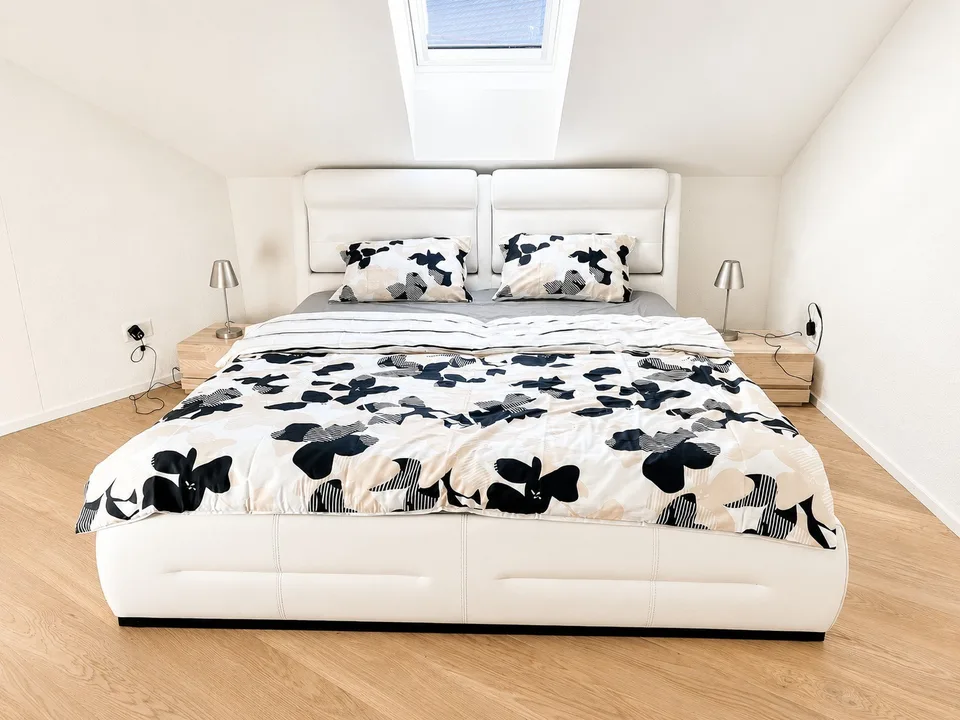 💎 Appartement spacieux & entièrement meublé de 4.5 pièces avec balcon & vue imprenable à Embrach – photo 11 sur 22