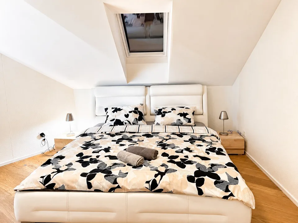 💎 Appartement spacieux & entièrement meublé de 4.5 pièces avec balcon & vue imprenable à Embrach – photo 13 sur 22