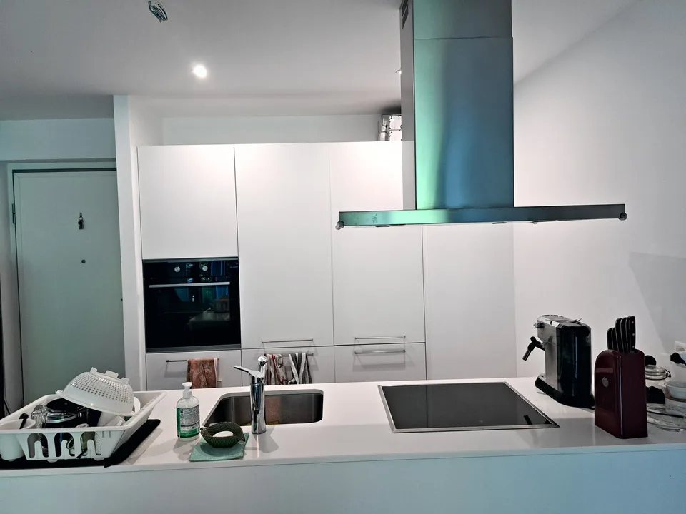 2.5 locali con terrazza coperta nel verde e box auto – Pedrinate – Foto 3 von 11