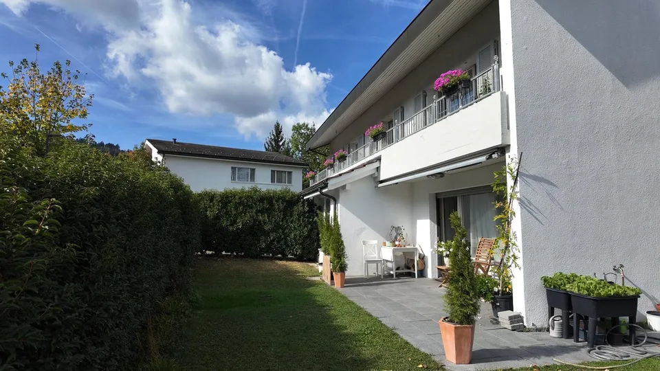 Grosszügiges 6.5-Zimmer-Einfamilienhaus mit über 200 m², Garten & Doppelgarage am Pfannenstiel – Foto 9 von 9