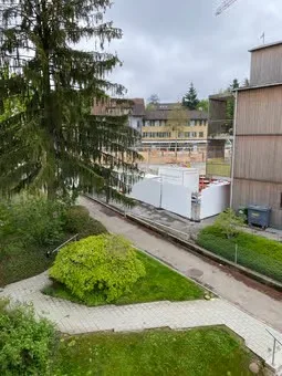 💎 Elegante casa arredata di 4.5 locali con bel balcone a Seebach – foto 30 di 30