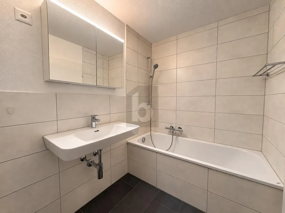 RENOVIERT UND MODERN AN ZENTRALER LAGE – Foto 3 von 4
