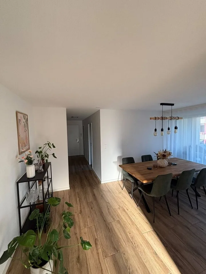Ampio appartamento di 4.5 locali in una posizione eccellente e tranquilla! – foto 8 di 12