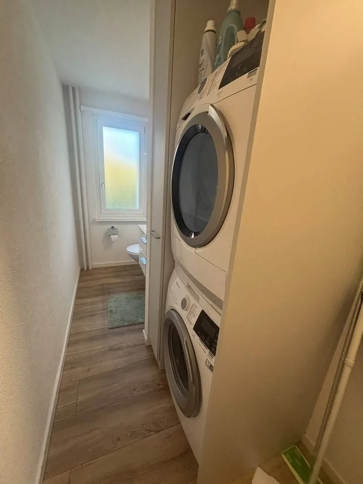 Ampio appartamento di 4.5 locali in una posizione eccellente e tranquilla! – foto 3 di 12