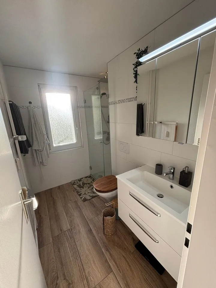 Ampio appartamento di 4.5 locali in una posizione eccellente e tranquilla! – foto 7 di 12