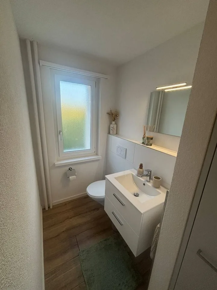 Ampio appartamento di 4.5 locali in una posizione eccellente e tranquilla! – foto 4 di 12