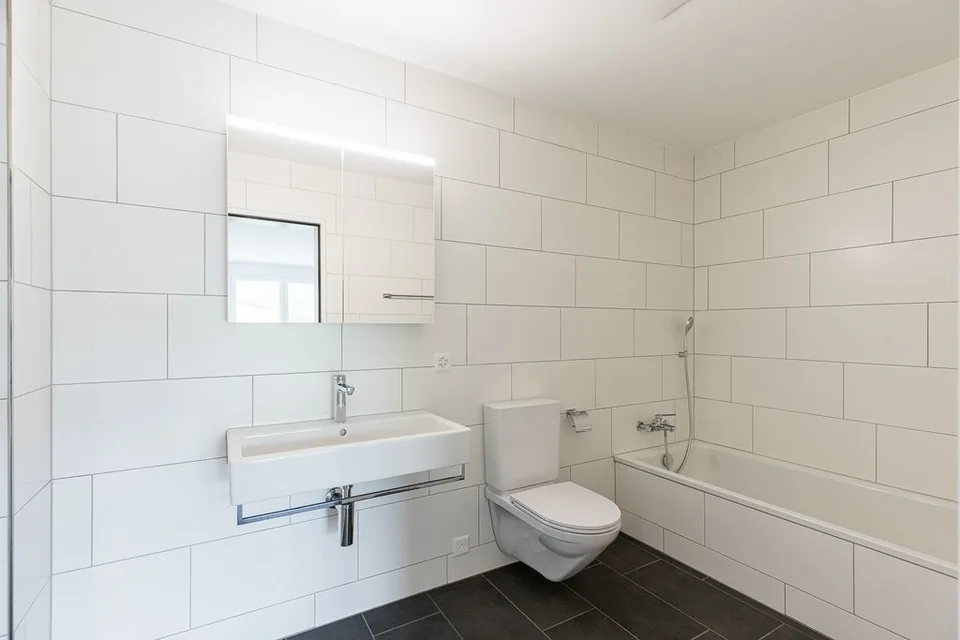 Moderne Wohnung mit grosser Terrasse – Foto 10 von 12