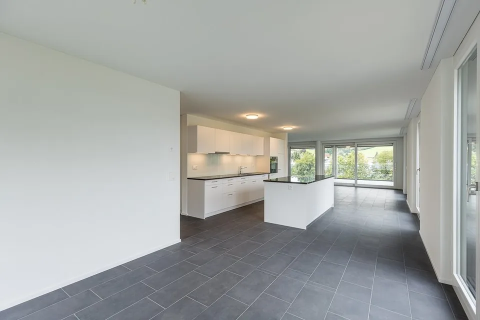 Moderne Wohnung mit grosser Terrasse – Foto 7 von 12