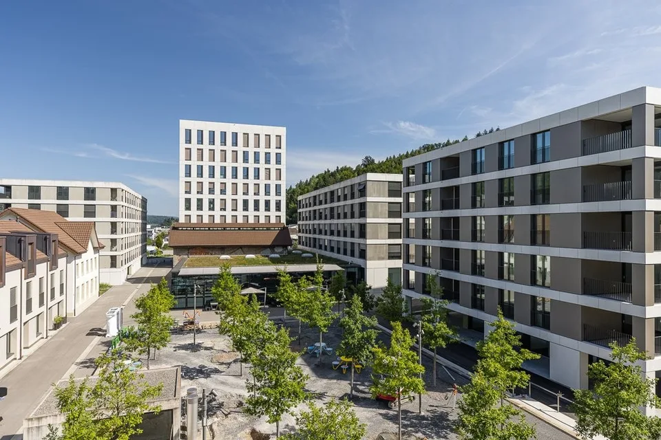 Moderne Wohnung mit grosser Terrasse – Foto 3 von 12