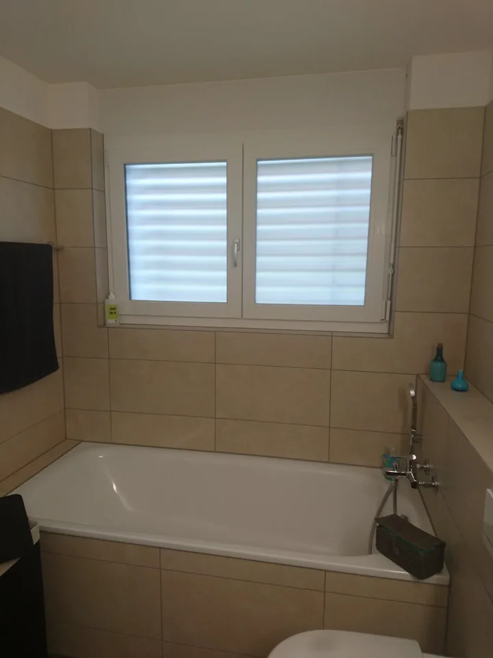 Moderne 3.5-Zimmer-Wohnung inkl. 2 Parkplätzen in Buch am Irchel per sofort – photo 3 sur 17