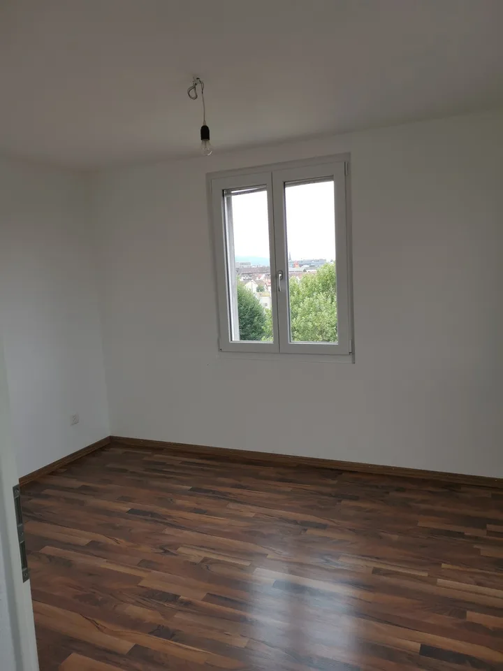 Preiswerte, helle 3.5 Zimmerwohnung – Foto 9 von 10