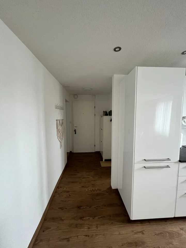 Preiswerte, helle 3.5 Zimmerwohnung – Foto 4 von 10