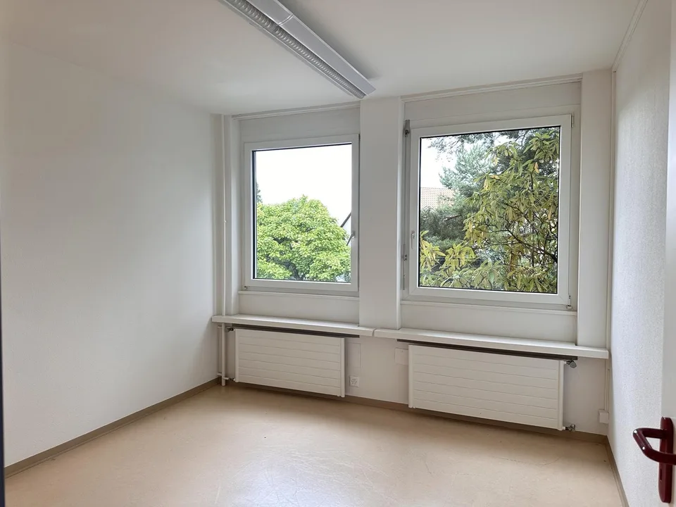 Büro-/Gewerberäume unterschiedlicher Grösse an guter Lage in Zumikon – Foto 5 von 11