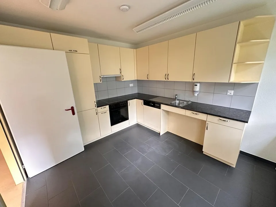 Büro-/Gewerberäume unterschiedlicher Grösse an guter Lage in Zumikon – Foto 6 von 11