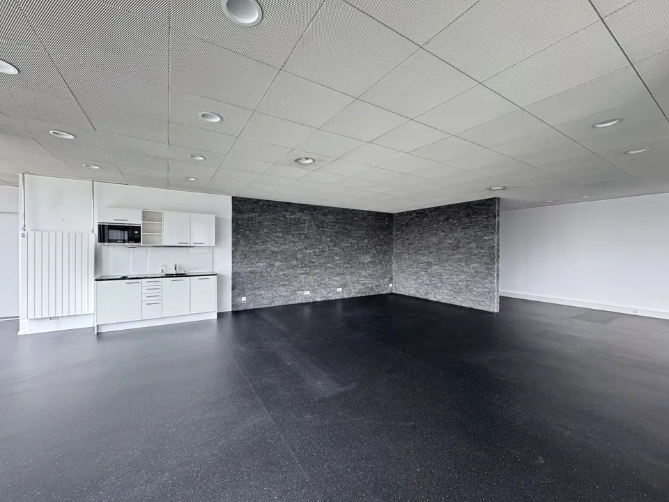 Attraktive Büro-, Praxis-, Dienstleistungsfläche im INSIDE Volketswil – foto 3 di 6