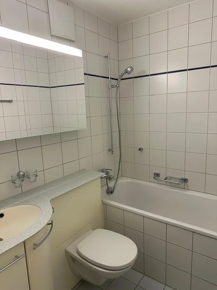 WG-Zimmer Zürich-Witikon – foto 3 di 4
