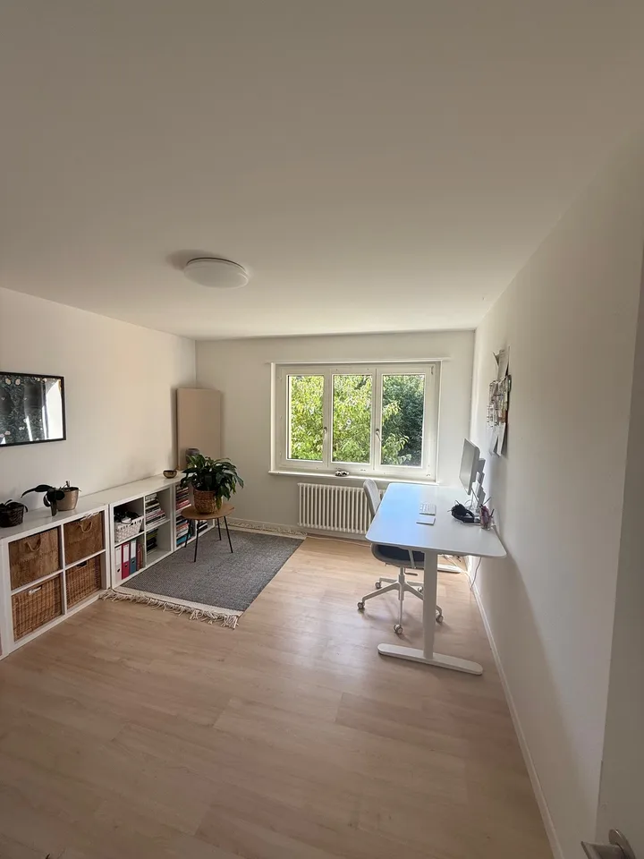 Möblierte 3.5-Zimmer-Wohnung mit Garten in Zumikon – Foto 4 von 5