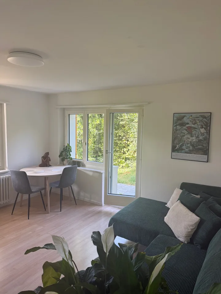 Möblierte 3.5-Zimmer-Wohnung mit Garten in Zumikon – Foto 2 von 5
