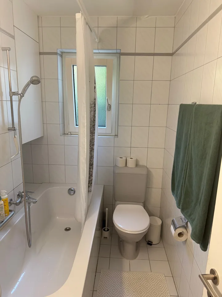 Möblierte 3.5-Zimmer-Wohnung mit Garten in Zumikon – Foto 3 von 5