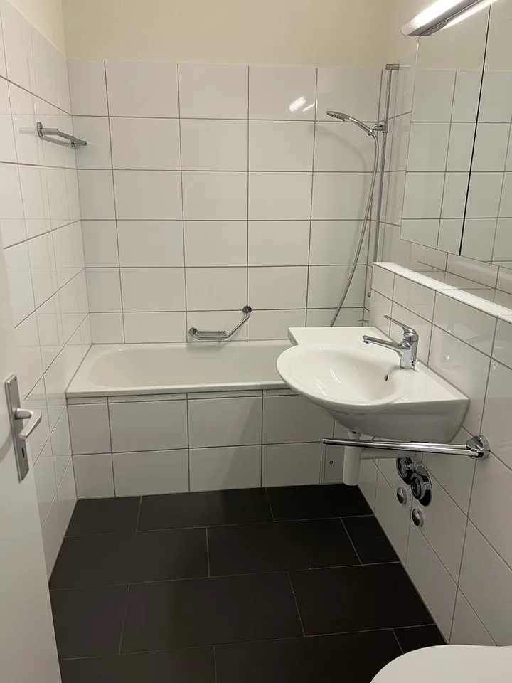 Helle 3.5-Zimmerwohnung mit Balkon! – Foto 6 von 9