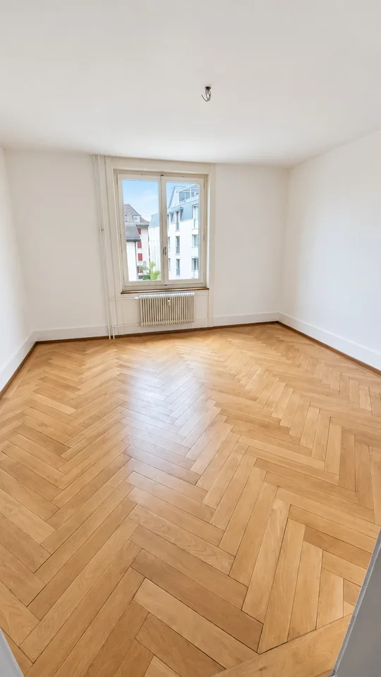 Helle Wohnung mit schöner Küche und charmantem Parkett – Foto 5 von 7