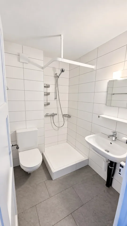 Helle Wohnung mit schöner Küche und charmantem Parkett – Foto 7 von 7