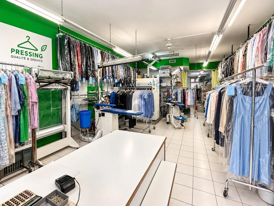 BLANCHISSERIE ÉTABLIE AVEC CLIENTÈLE FIDÈLE – Foto 3 von 4