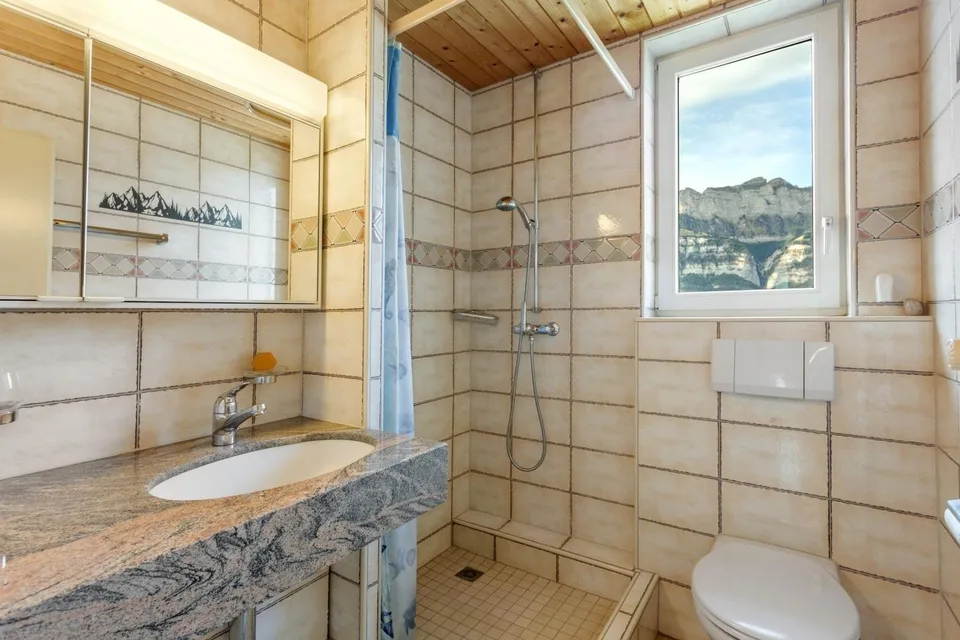 Einfamilienhaus mit traumhafter Walensee- und Bergsicht – Foto 9 von 12